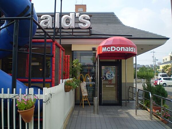 画像21:飲食店「マクドナルドまで620m」