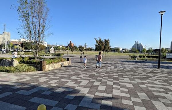 画像20:公園「川名公園まで390m」