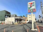 コンビニ「セブンイレブンまで120m」