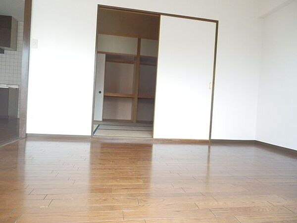 画像4:和室と洋室がある、使いやすいお部屋です。