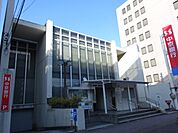 銀行「中京銀行まで920m」