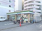 コンビニ「ファミリーマートたちばな店まで135m」