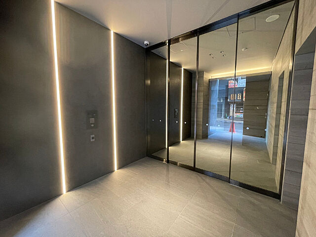 7 / 18
