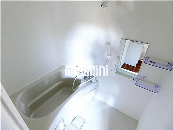 画像9:清潔感のある浴室