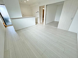 RUSCELLO守山 202 2階2LDKのリビング/ダイニング