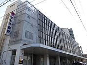 病院「ヤトウ病院まで650m」