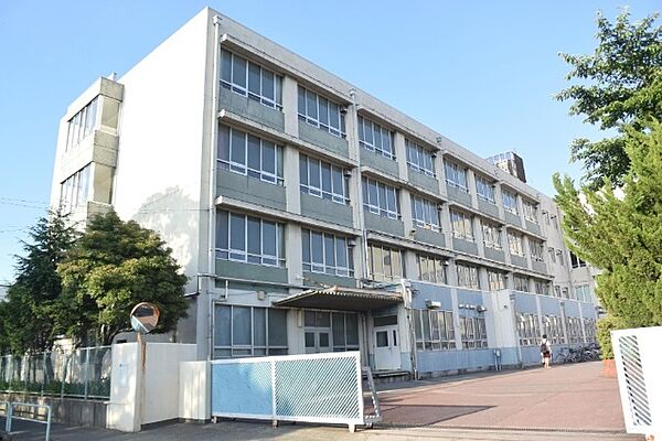 画像18:中学校「名古屋市立当知中学校まで735m」