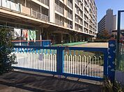 幼稚園、保育園「茶屋保育園まで490m」