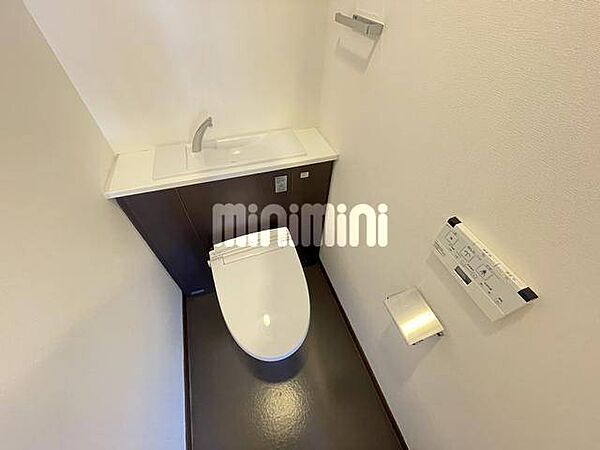 画像7:近代的トイレでやすらぎを・・・