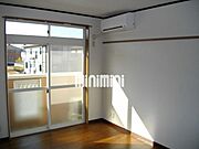 広々8帖洋間