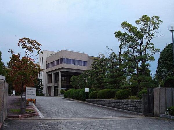 画像18:大学「東海学園大学名古屋キャンパスまで1300m」