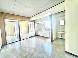 qualite prix（カリテプリ） 3階2DKのリビング/ダイニング