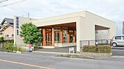 病院「伴医院まで100m」
