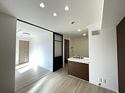 カームツリー豊橋 303 3階1LDKのリビング/ダイニング