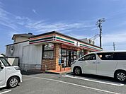 コンビニ「セブンイレブンまで2300m」