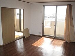 メゾンソレイユ 3階2LDKのリビング/ダイニング