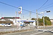 コンビニ「ローソン半田大高店まで956m」