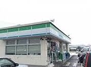 コンビニ「ファミリーマートまで680m」