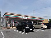 コンビニ「セブンイレブンまで1300m」