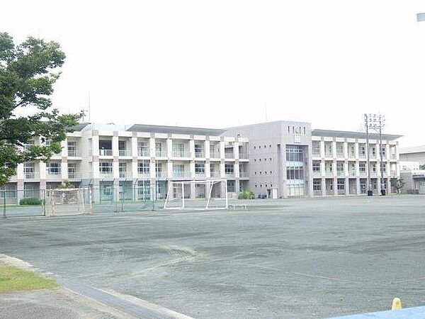 画像24:中学校「稲沢市立平和中学校まで2618m」