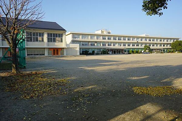 画像16:小学校「豊川市立小坂井西小学校まで1577m」