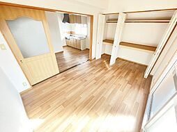 アトランティス川花 4階2DKのリビング/ダイニング