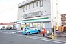 周辺：コンビニ「ファミリーマートまで710m」