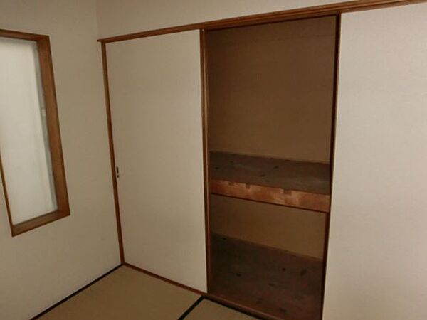 画像5:和室側の収納スペースです！