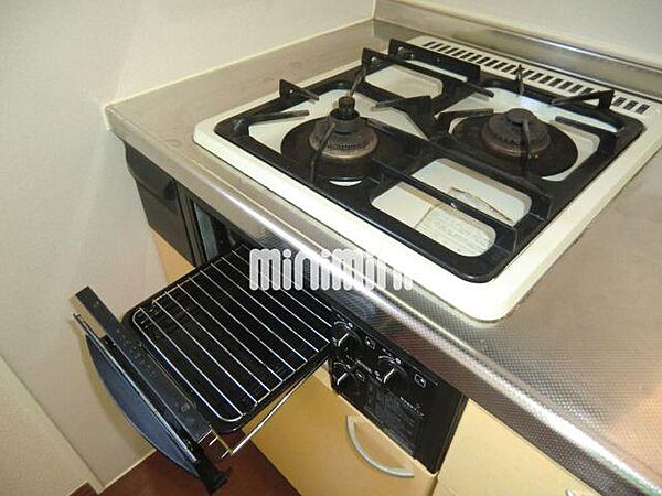 画像10:自炊派の方には嬉しいシステムキッチンを完備