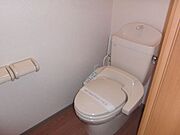 シャワー付きトイレも完備しています