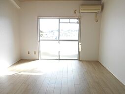 コーポパークサイド 4階ワンルームのリビング/ダイニング