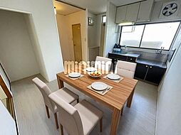 フローラルハウス 1階2DKのリビング/ダイニング