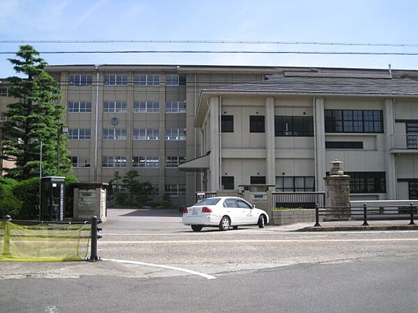 画像16:中学校「市立稲沢中学校まで670m」