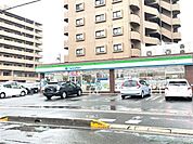 コンビニ「ファミリーマート清須西市場店まで988m」