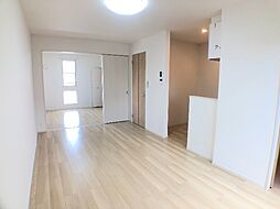 シャトル脇島 202 2階1LDKのリビング/ダイニング