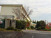 小学校「知多市立旭北小学校まで1906m」