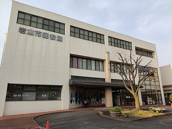 画像22:図書館「岩倉市図書館まで923m」