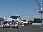コンビニ「ローソンまで660m」