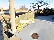 建物横のゴミ捨て場