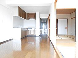 ラ・ジョーヌ 2階3LDKのリビング/ダイニング