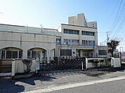 幼稚園、保育園「西保育園まで860m」