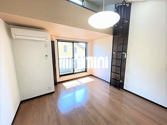 トライセル_内装_0