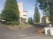 中学校「東郷町立東郷中学校まで759m」