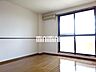 リビング/ダイニング：南向きで明るいお部屋です