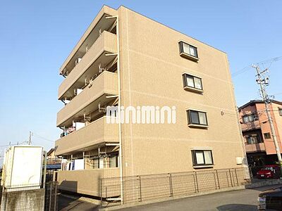 外観：南向きのマンションです