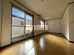 ロイヤル伊福 2階1LDKのリビング/ダイニング