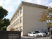小学校「蟹江町立学戸小学校まで793m」