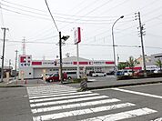 ドラッグストア 「ココカラファイン　ドラッグストアまで400m」