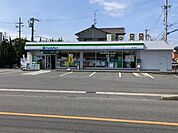 コンビニ「ファミリーマート　蟹江本町店まで160m」