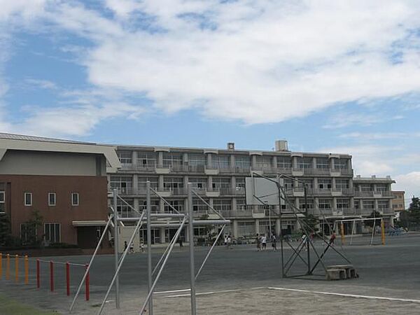 画像24:小学校「市立栗島小学校まで790m」